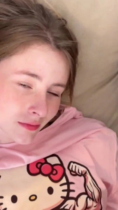 Uwu telefon-el yatma zamanı fantezisi | Klip 1