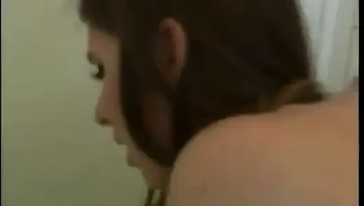 Orta yaşlılık krizi olan adamın her gün yeni genç kızla sikişmesi gerekiyor