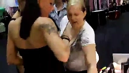 Busty aichan at exxxotica gösteri