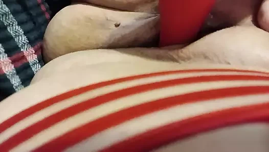 Amateur BBW uses a thrusting vibrator