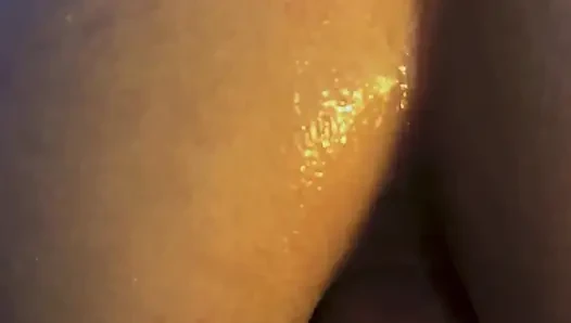 Athena sert anal sikiliyor ve ağzı açık