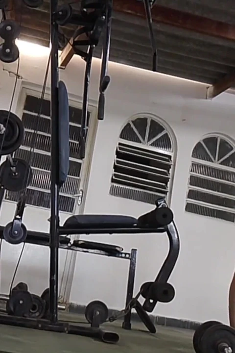 Kamera Çıplak Tacı Spor Salonunda Çekiyor