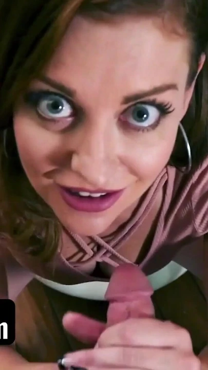 Волнующий момент из "PervMom - рыжая милфа не отдаст горячий ебарь ключ в машине, пока он не трахнет ее киску жестко"