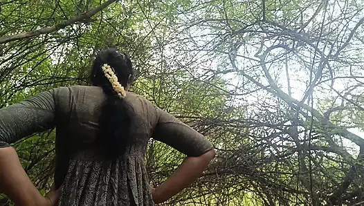 Housewife outdoor sucking cock