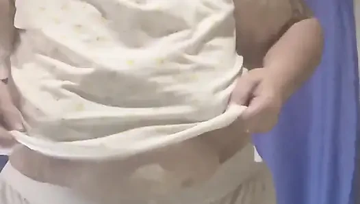 Her yerde zıplıyor ve ağzına boşalıyor