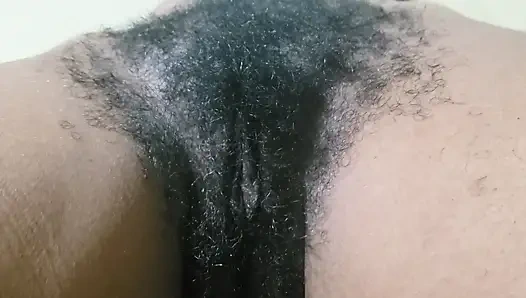 Kıllı amcık orta yaşlı seksi kadın korunmasız arzuyla dolu tutkulu bir yetişkin karşılaşmasında sert seksin tadını çıkarıyor