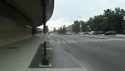 Belediye otobüsü ford merkezinden geçiyor