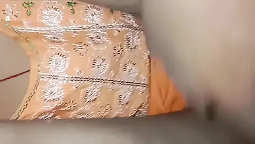 Hintli üvey kız kardeş ki chut bahot rashik hai