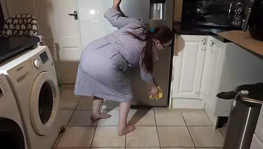 Hizmetçi temizlik günü