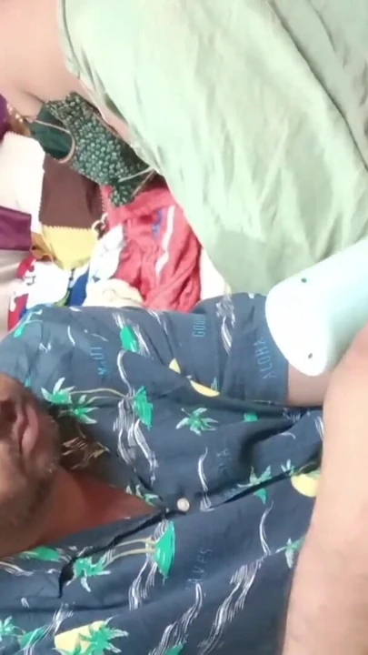 Sıcak desi kızlar sıcak bey sıcak göğüsler sıcak am | Klip 2