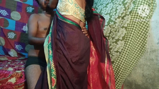 Hintli kadın büyük yarakla anal seks yapıyor