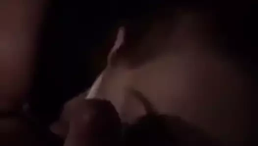 Küçük sivri çük oral seks