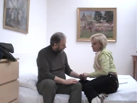 Olgun evli çift 69 pozisyonunda amcık yalıyor