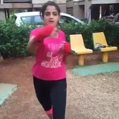 Sevimli desi boks yapıyor 2 çıplak değil