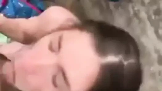 Busty beyaz kız berbat çük dışında