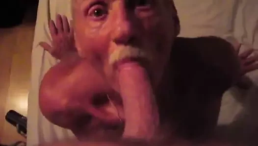 Dede emme bir dev horoz