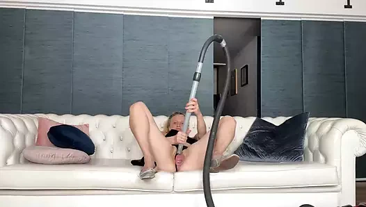 Elektrikli süpürge ile azgın deneyim