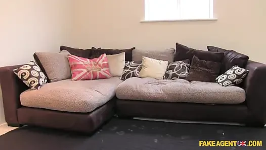 Fake Agent İngiltere - esmer Amazon'un ağzı edepsiz