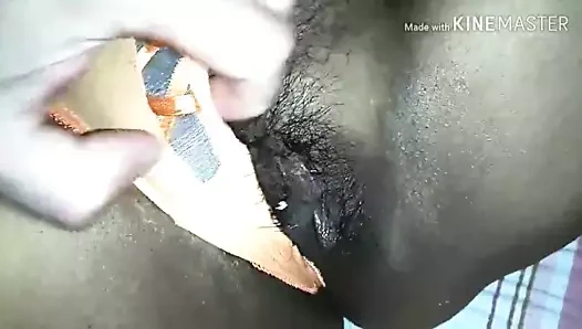 Asyalı evli kadın açıyor