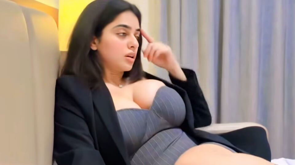 Ev hanımı pencap vioce ile sert sikişiyor