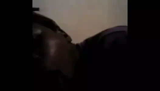 Sikimi emdirmeyi seviyorum