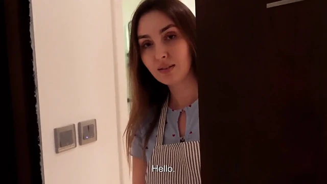 Yeni orta yaşlı seksi üvey anne denizde bir yıl sonra denizci üvey oğlunu baştan çıkarıyor.