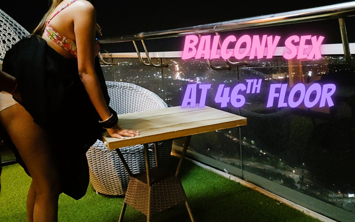 I Fulfilled My Fantasy by Having Sex on the Balcony. with a Delivery Boy. in Hindi Roleplay