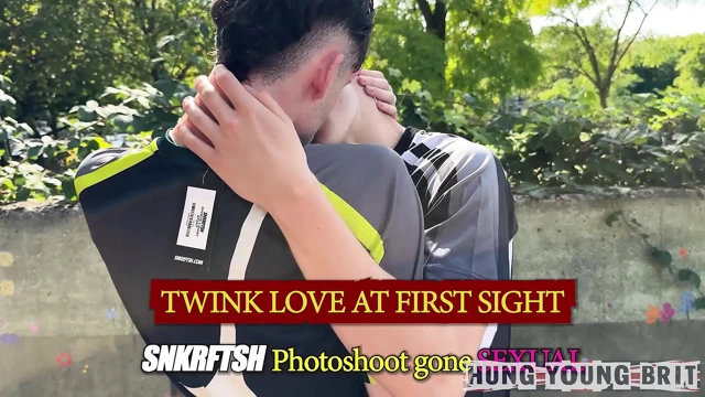 BIRDEN FAZLA BOŞALMA TWINKS YABANCıLARıN YATAĞıNı SıRıLSıKLAM YAPıYOR