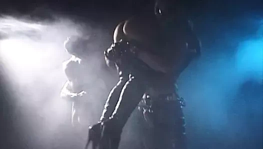 Vahşi fetiş xxxperience arayışında tatlı kedi