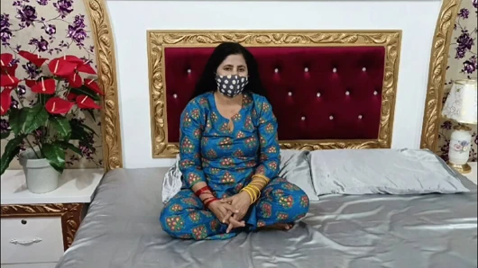 Güzel Pakistanlı Seksi Teyze Seks ile Büyük Yapay Penis