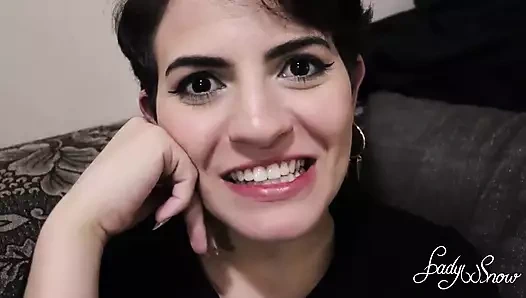 İyi bir gavat evli kadın olarak, kocamın götünü sikmesi için orta yaşlı seksi kadın tuttum