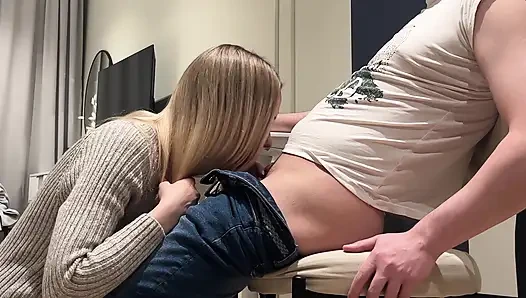 Olgun orta yaşlı seksi kadın damadını baştan çıkarıyor