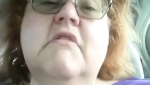 Yaramaz hemşire Vicki Vapes sonra arabasında