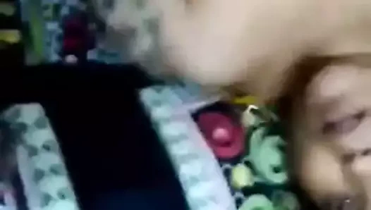 Kız arkadaş sert seks yapıyor