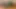 Seksi iri güzel kadın çiş sürtüğü tayt ve topuklu ayakkabılarla işiyor ve sonra üstüne işiyor