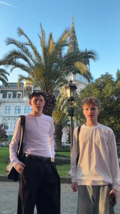 TwinksNextDoor videosu