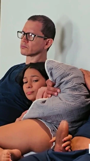 Завораживающий момент из "МЫ ПРИБЫЛИ ИЗ НАШЕЙ ПОЕЗДКИ, И ГАРНИЗОН ПОЧТИ ЗАСТУКАЛ НАС ВСЕХ ТРАХАЮЩИХСЯ"