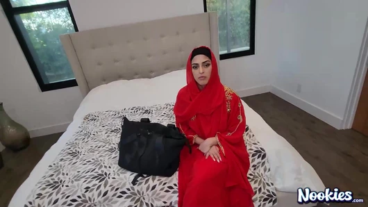 Kaçan! Sophia Leona ile tesettürlü seks