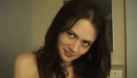 Petra'nın ilk oyuncu seçmeleri - bir genç sarışın amına mastürbasyon yapıyor