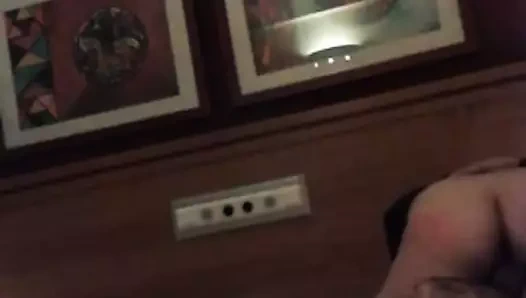 Espanhola Leva Pau no Hotel