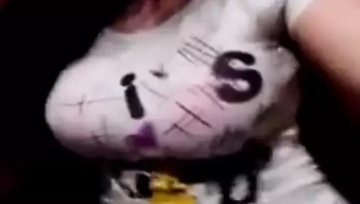 Arap mısır ile büyük memeli dans