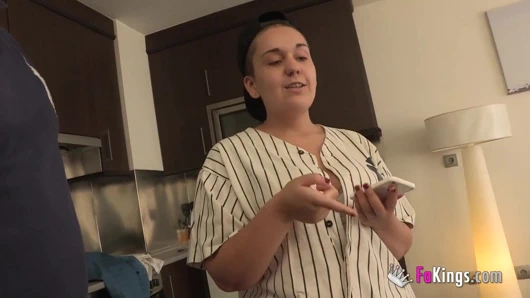 Jordi enp sert sikikleri ve inat o isteyen bir kız tokatlıyor