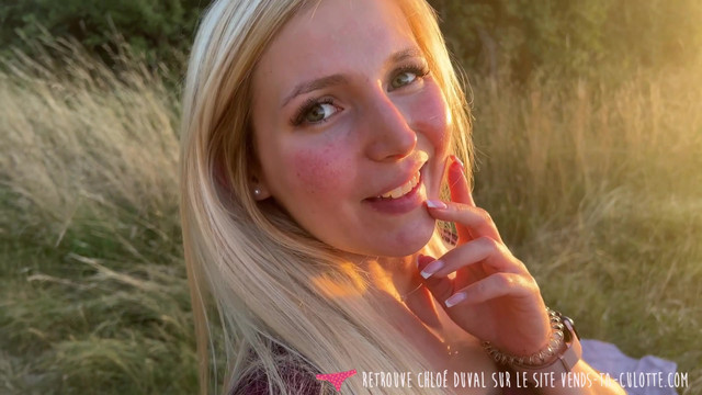 Vends-ta-culotte - A gorgeous girl shows off outdoors then sucks off her boyfriend and swallows it all