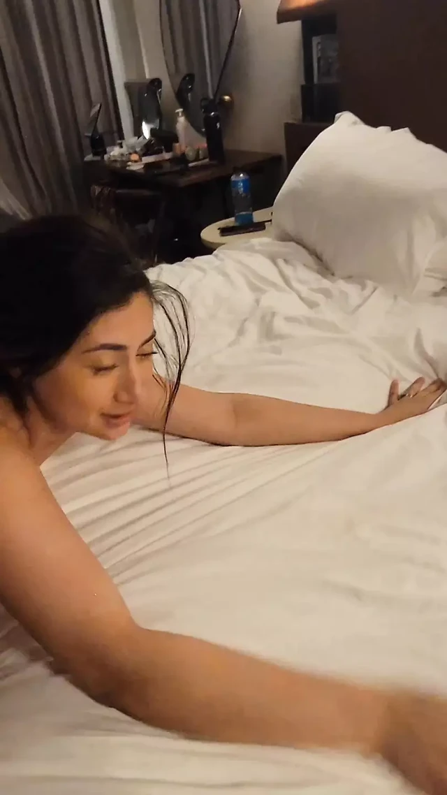 Üvey babam ilk kez büyük zenci yarağıyla sikişmemi izliyor