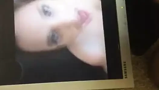 Amirah'ın yüzüne boşalma