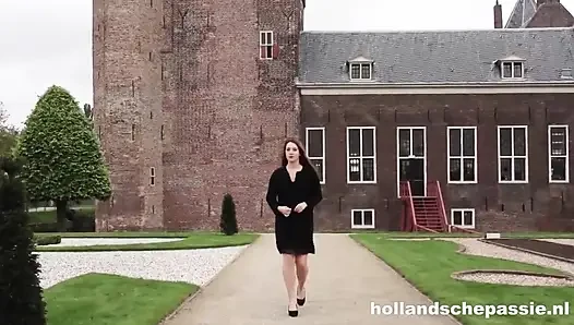 Zoe Davis Mutlu Sona Yetiştirdi