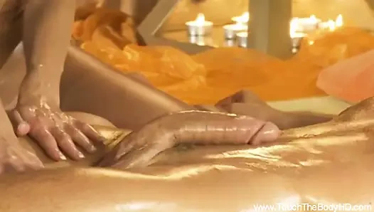 Egzotik dokunuşlu şehvetli masaj