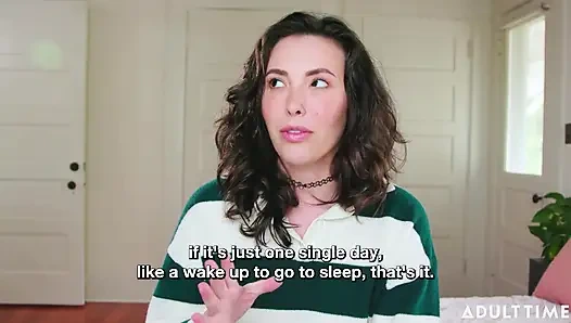 Casey Calvert bir hayranının değerli koleksiyonunu parçalıyor! | yıldızı röportajı | Adult Time