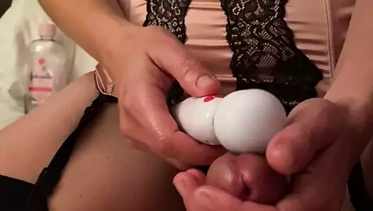 Sıcak eş içinde çorap kenar horoz ve kullanma seks oyuncak üzerinde kedi