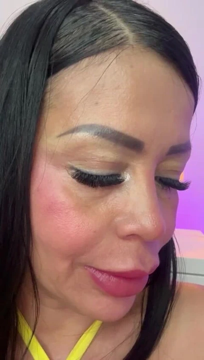 Dudaklarımı öpmek ister misin